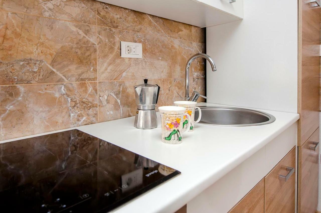Apartment Casa Alek โรวีน ภายนอก รูปภาพ
