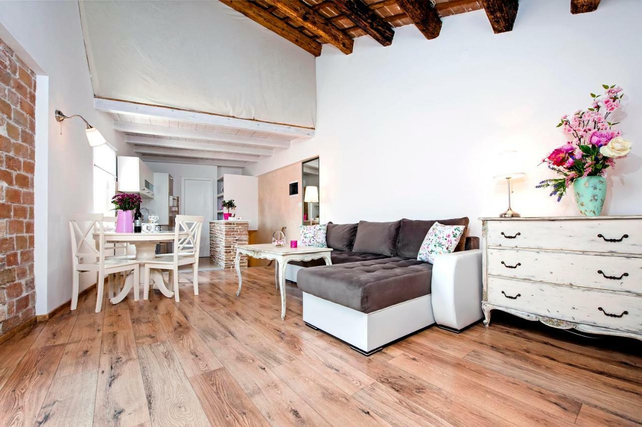 Apartment Casa Alek โรวีน ภายนอก รูปภาพ